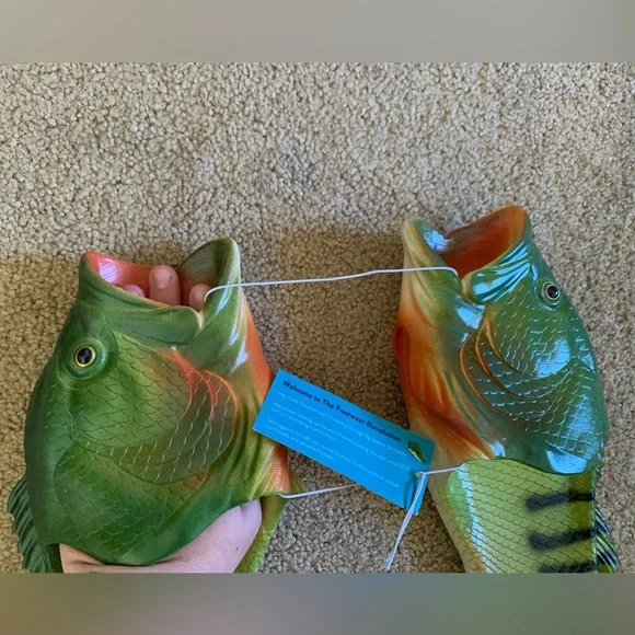 Coddies Men’s Gag Gift Slip On Fish Flops - Picture 4 of 6